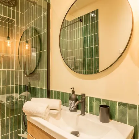 Comedie - Premiere Conciergerie